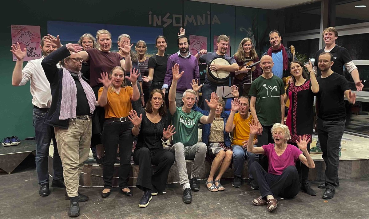 Musicians and dancers together